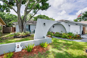 Front Exterior4