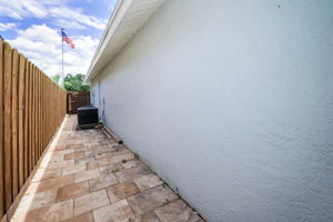 Side Patio1