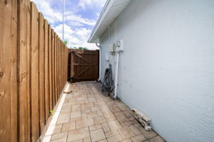 Side Patio3