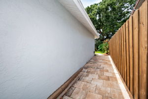 Side Patio4