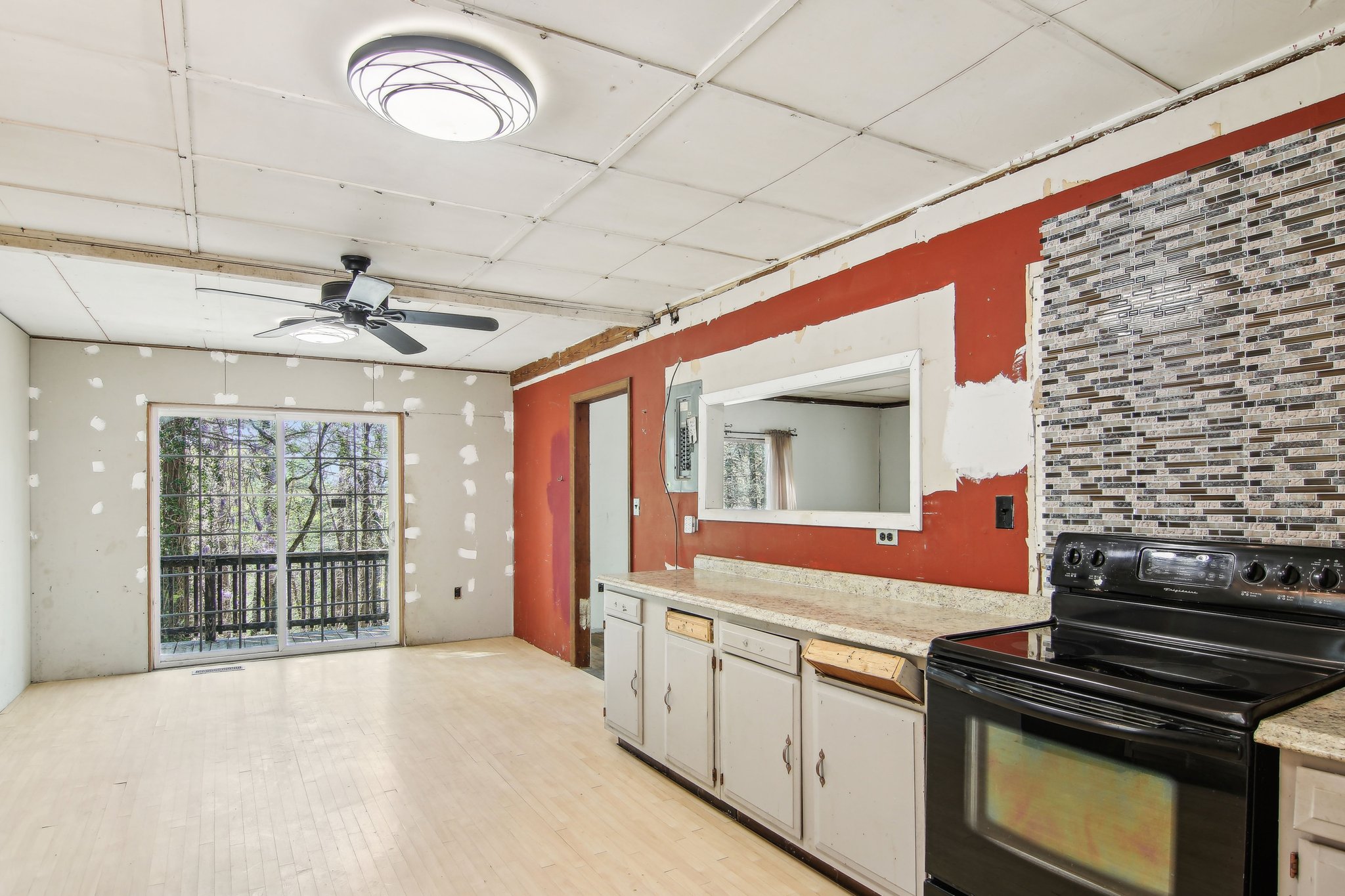 Hebron Rd-1604-012.jpg