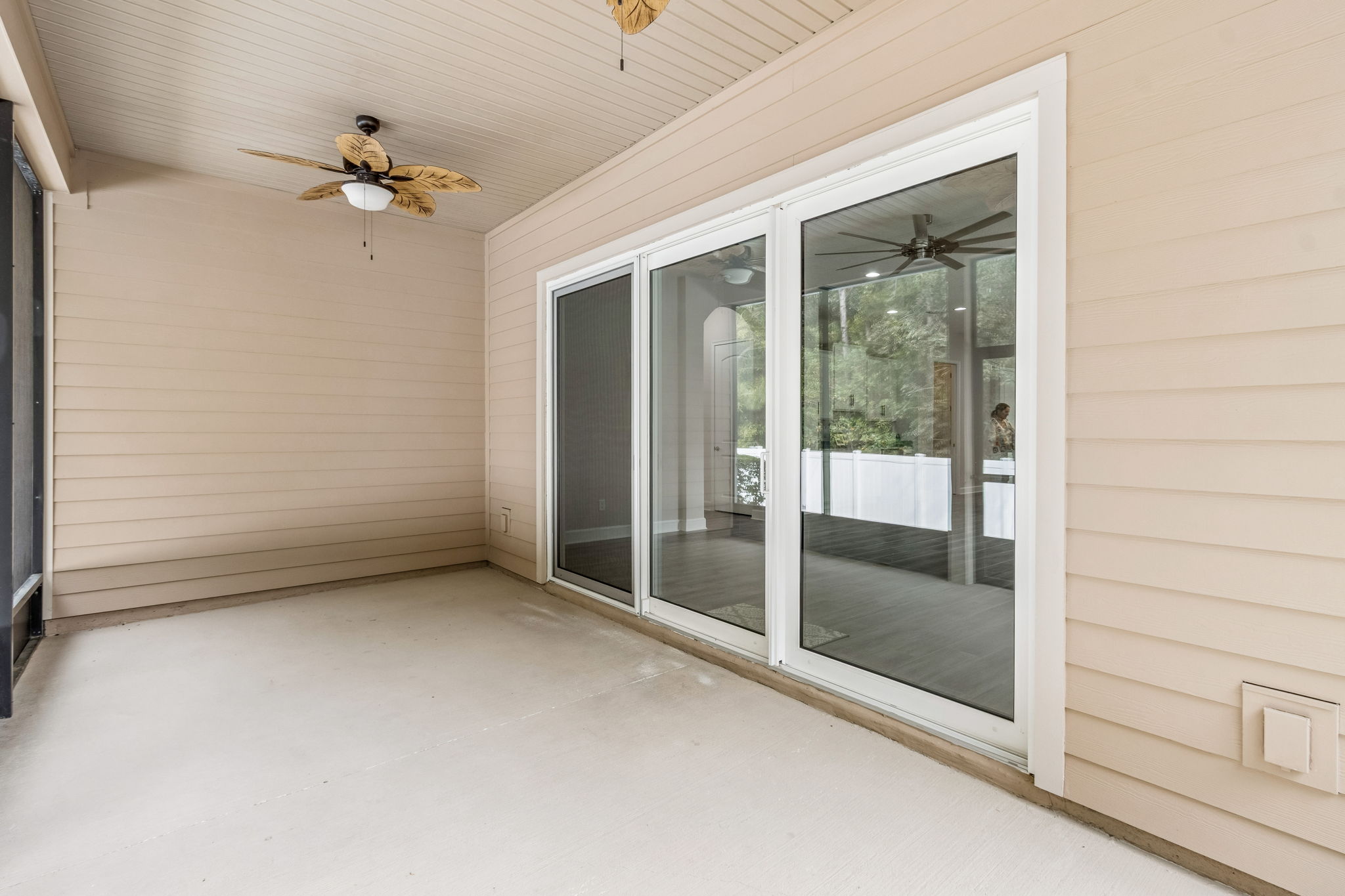 Screened-in Porch