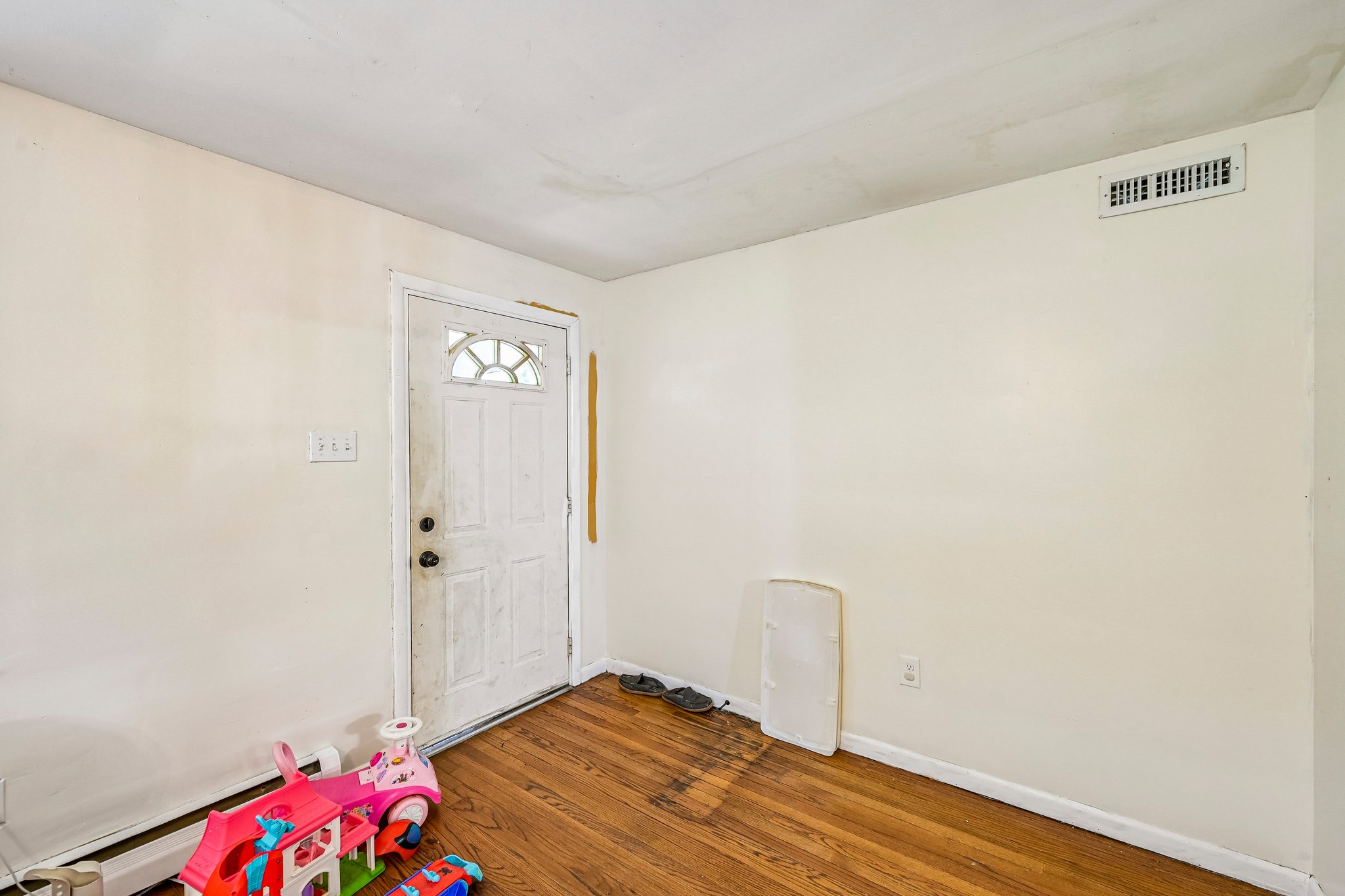 Marilyn Ave-S2409-005.jpg
