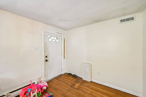 Marilyn Ave-S2409-005.jpg