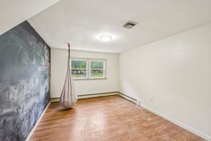 Marilyn Ave-S2409-036.jpg