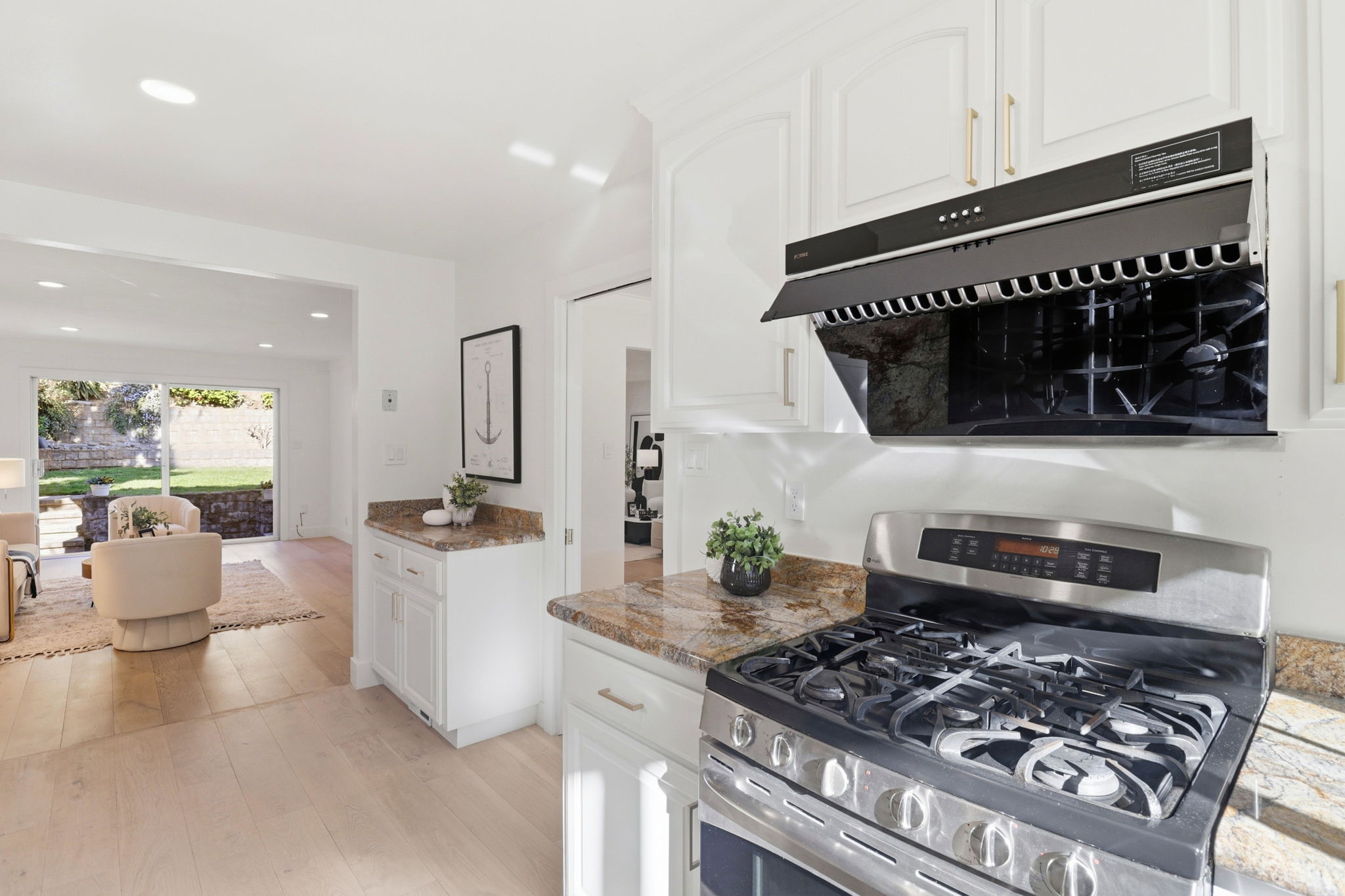 019_f8_3236 Brittan Ave