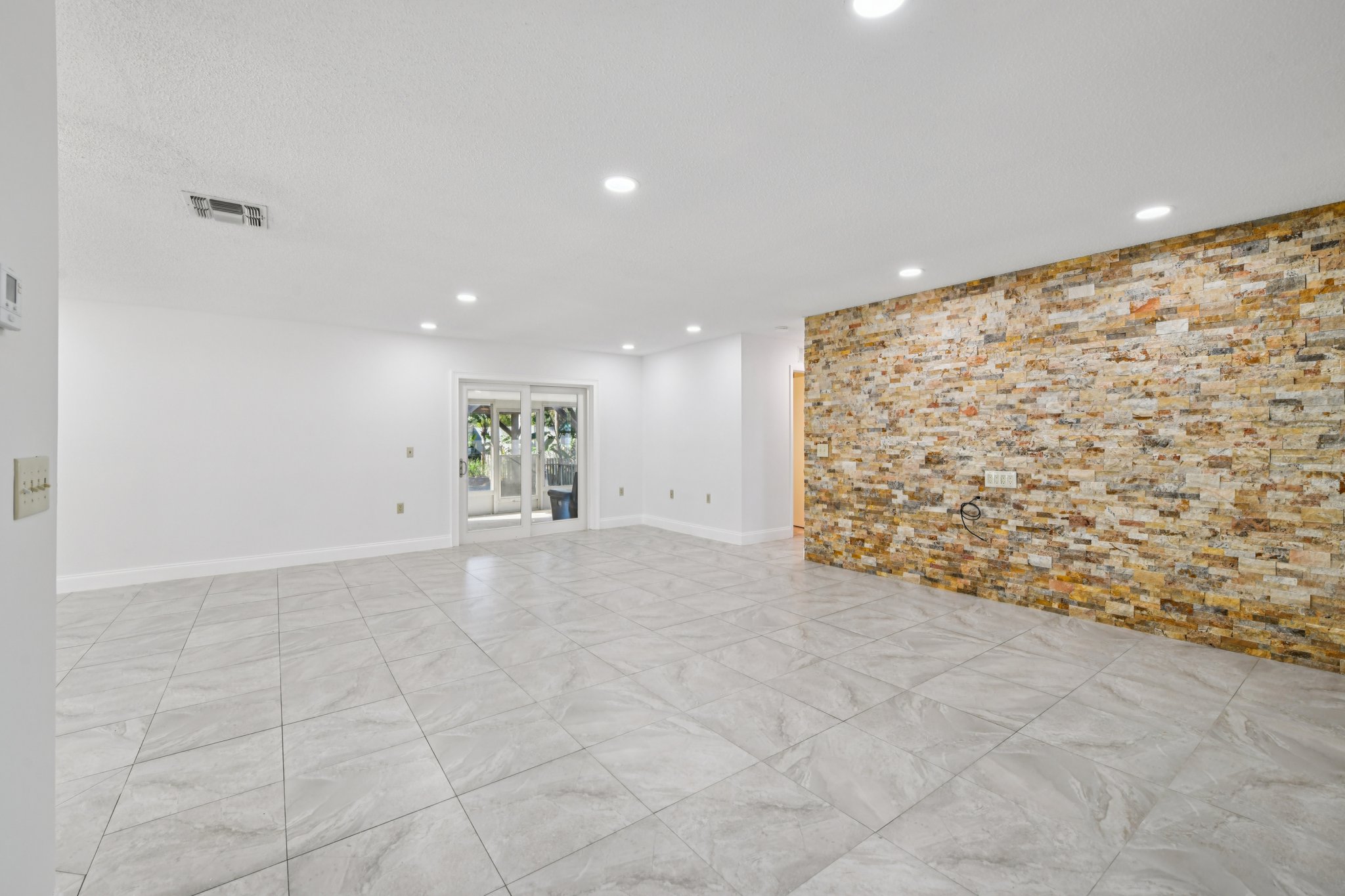 Knottypine Ave-S2911-013.jpg