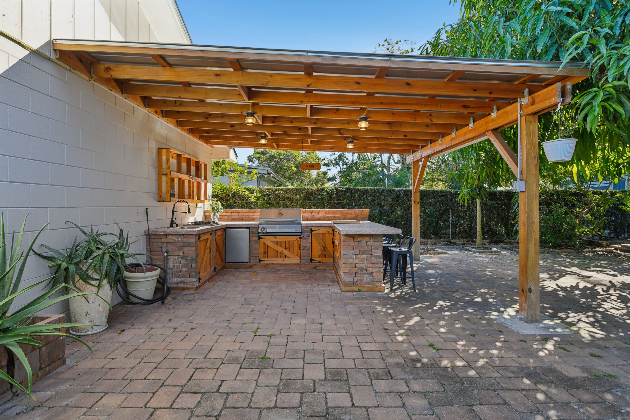 Knottypine Ave-S2911-035.jpg