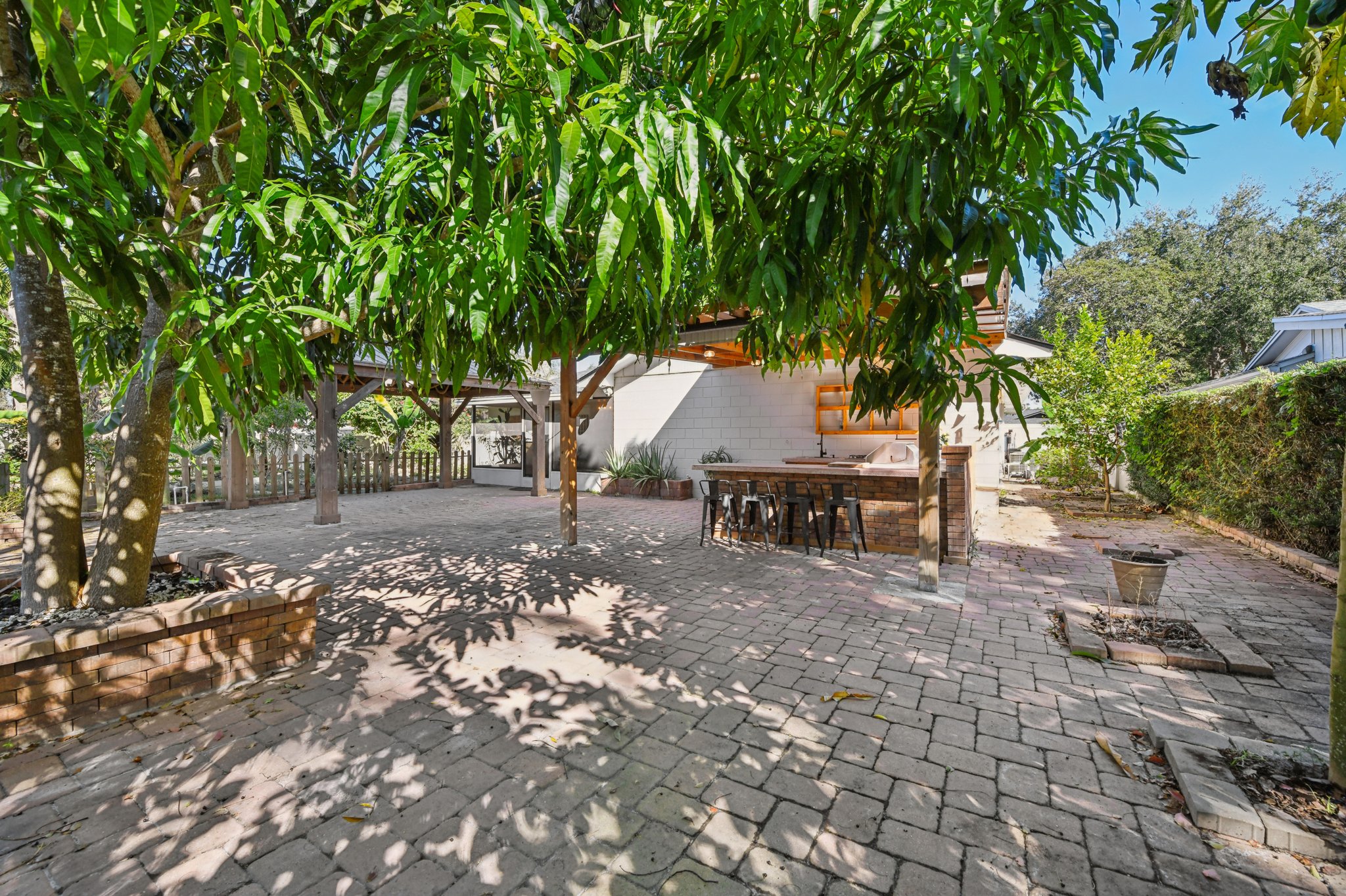 Knottypine Ave-S2911-037.jpg