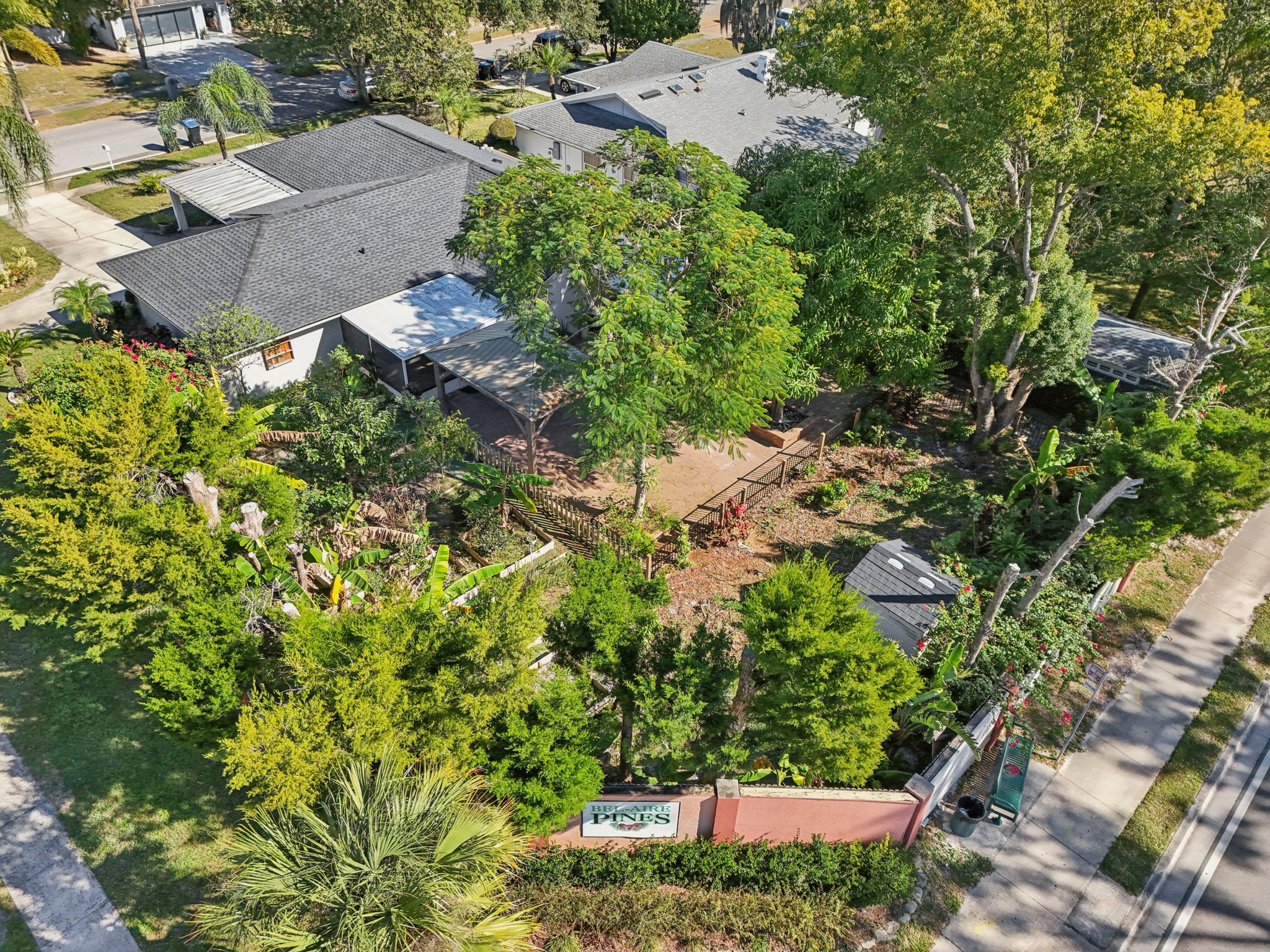 Knottypine Ave-S2911-056.jpg