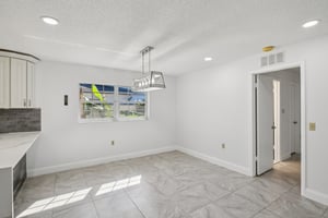 Knottypine Ave-S2911-005.jpg