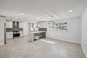 Knottypine Ave-S2911-006.jpg