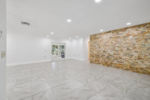 Knottypine Ave-S2911-013.jpg