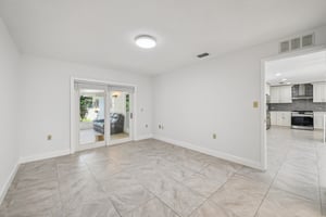 Knottypine Ave-S2911-024.jpg