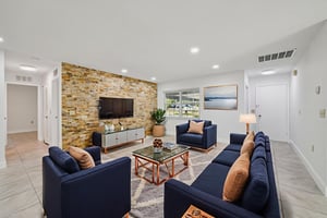 Knottypine Ave-S2911-014 virtually staged.jpeg