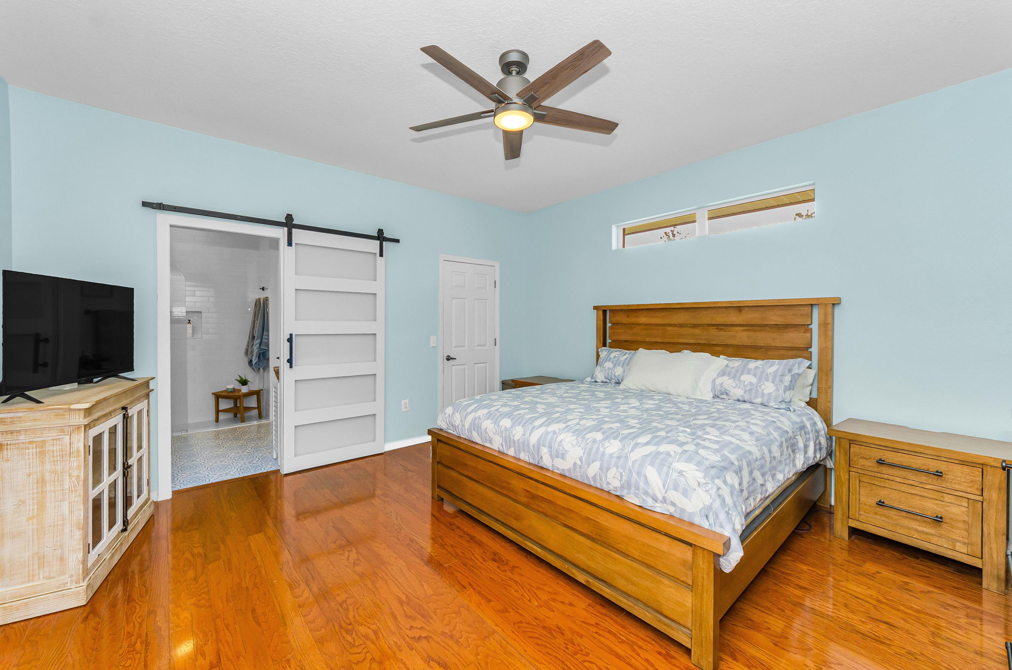 Primary Bedroom1a