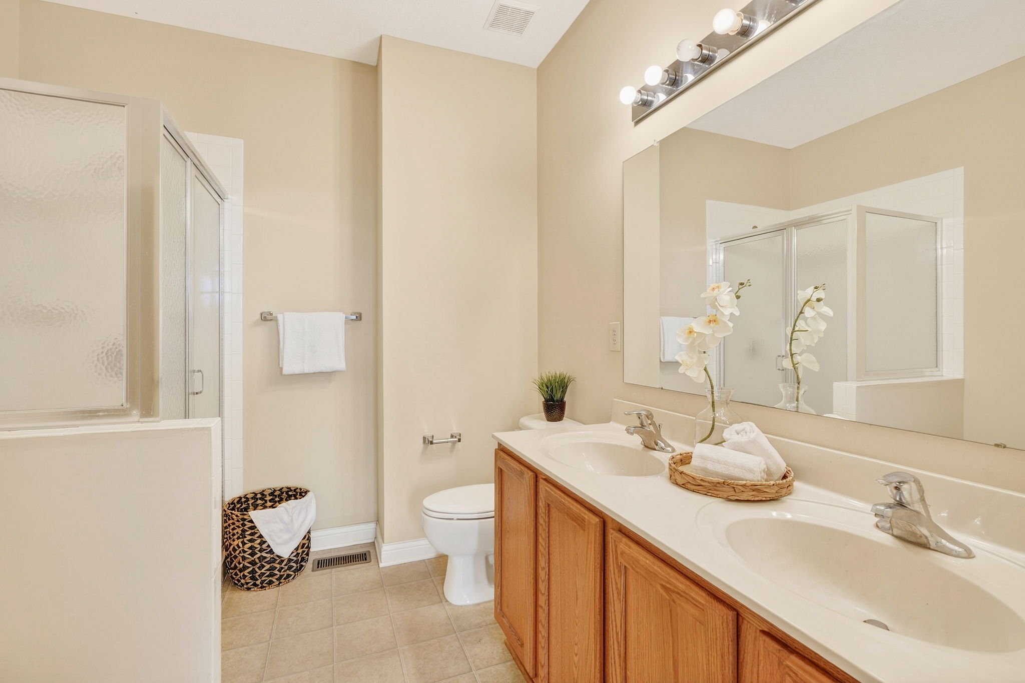 324 Benedetti Ave 26