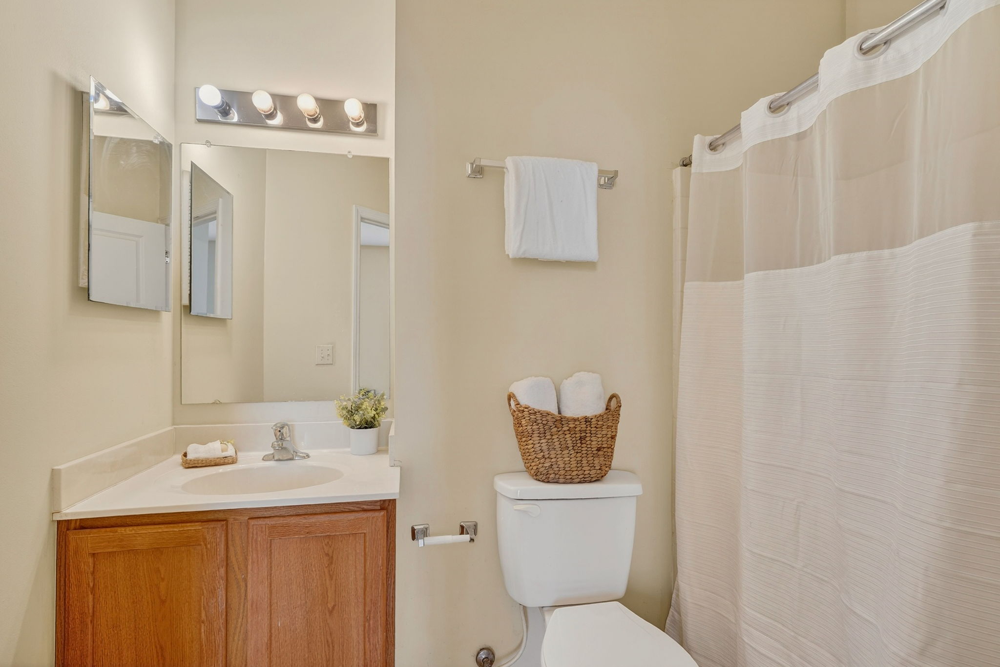 324 Benedetti Ave 28