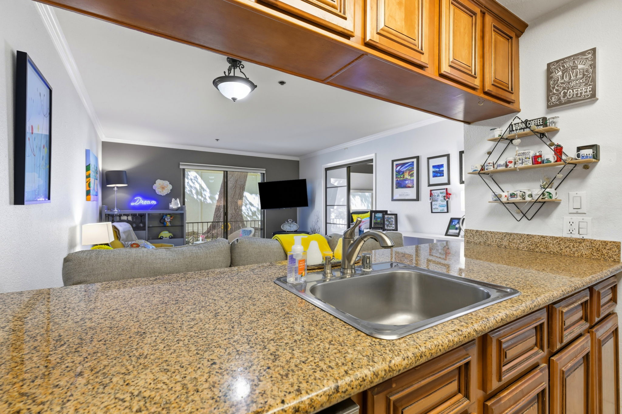 013_F8_324 Catalpa St 120