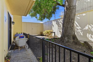 021_F8_324 Catalpa St 120