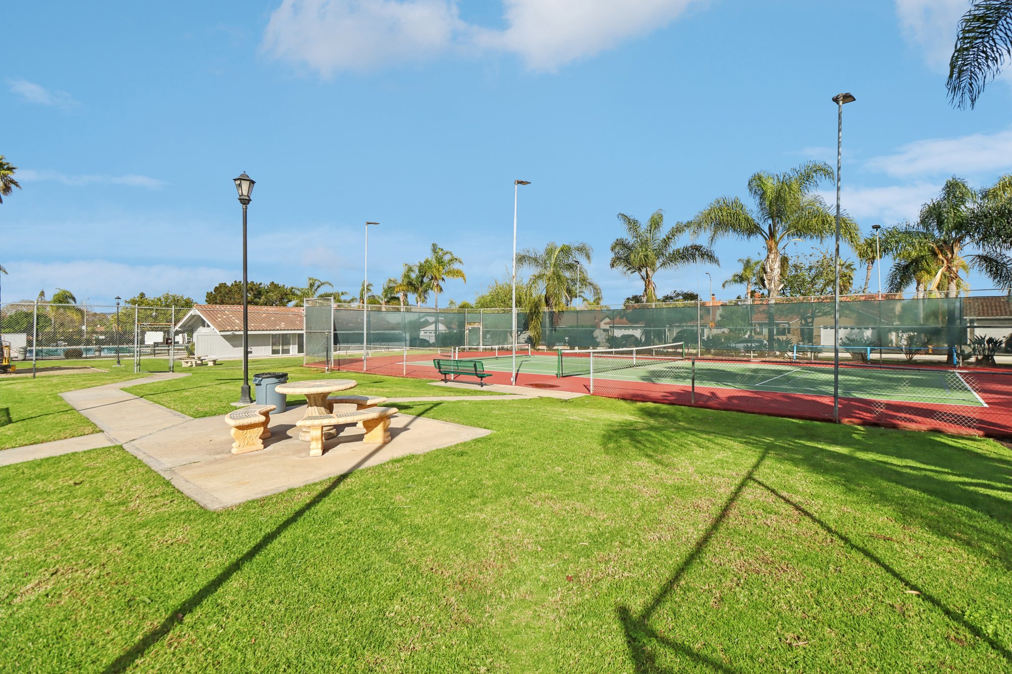 Countrywood Ln-1902-906.jpg