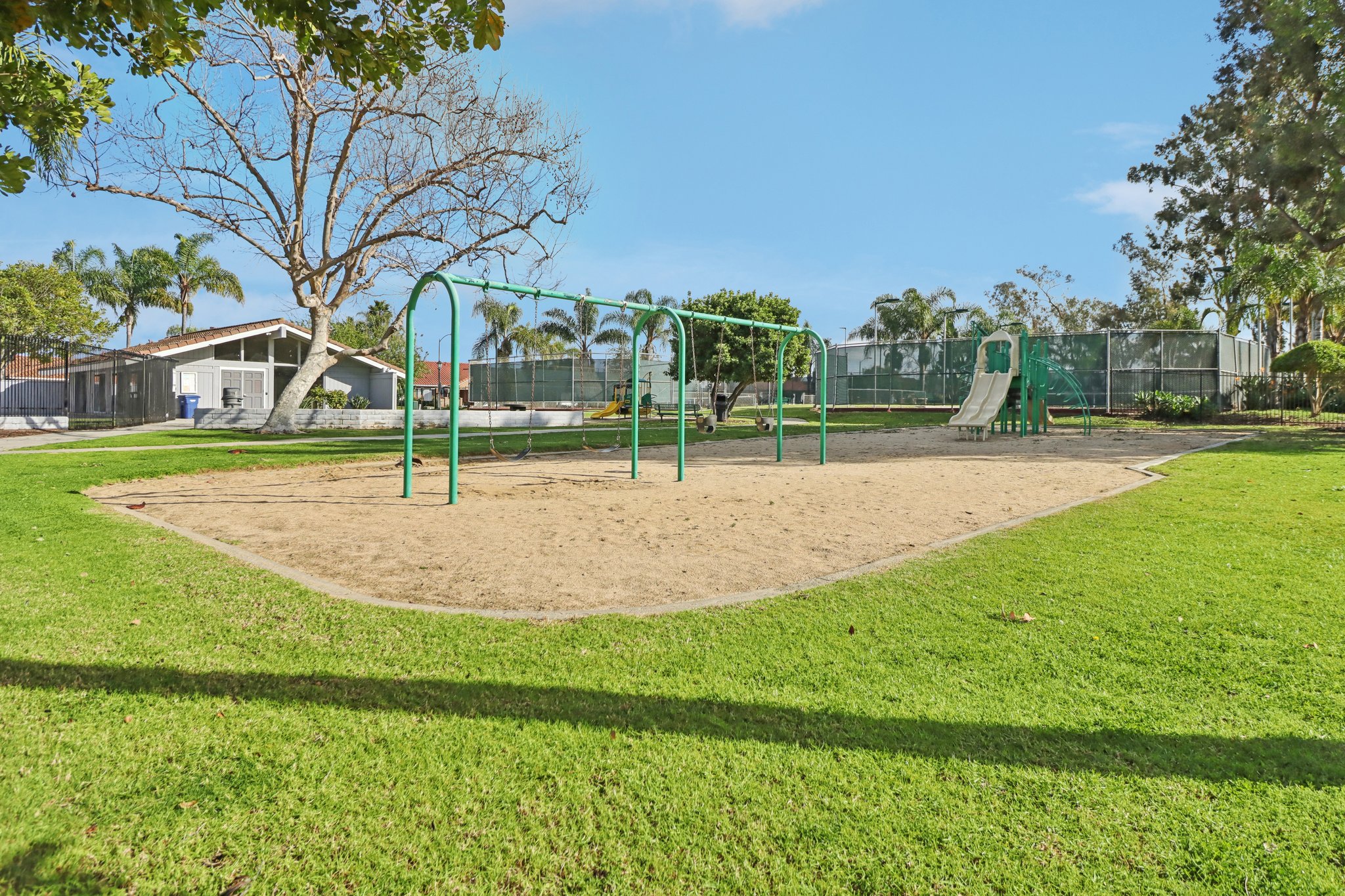 Countrywood Ln-1902-910.jpg