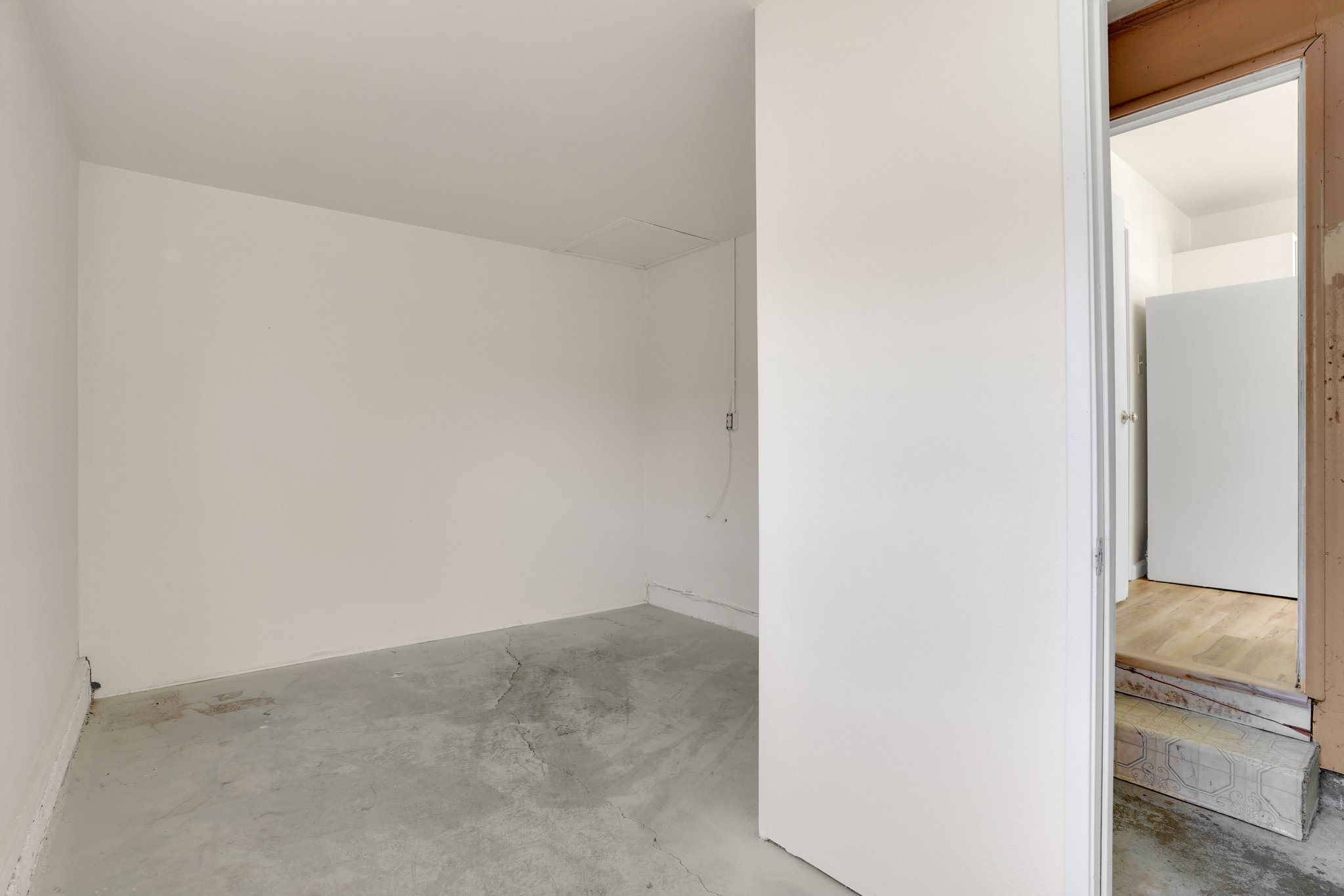  Photo 24