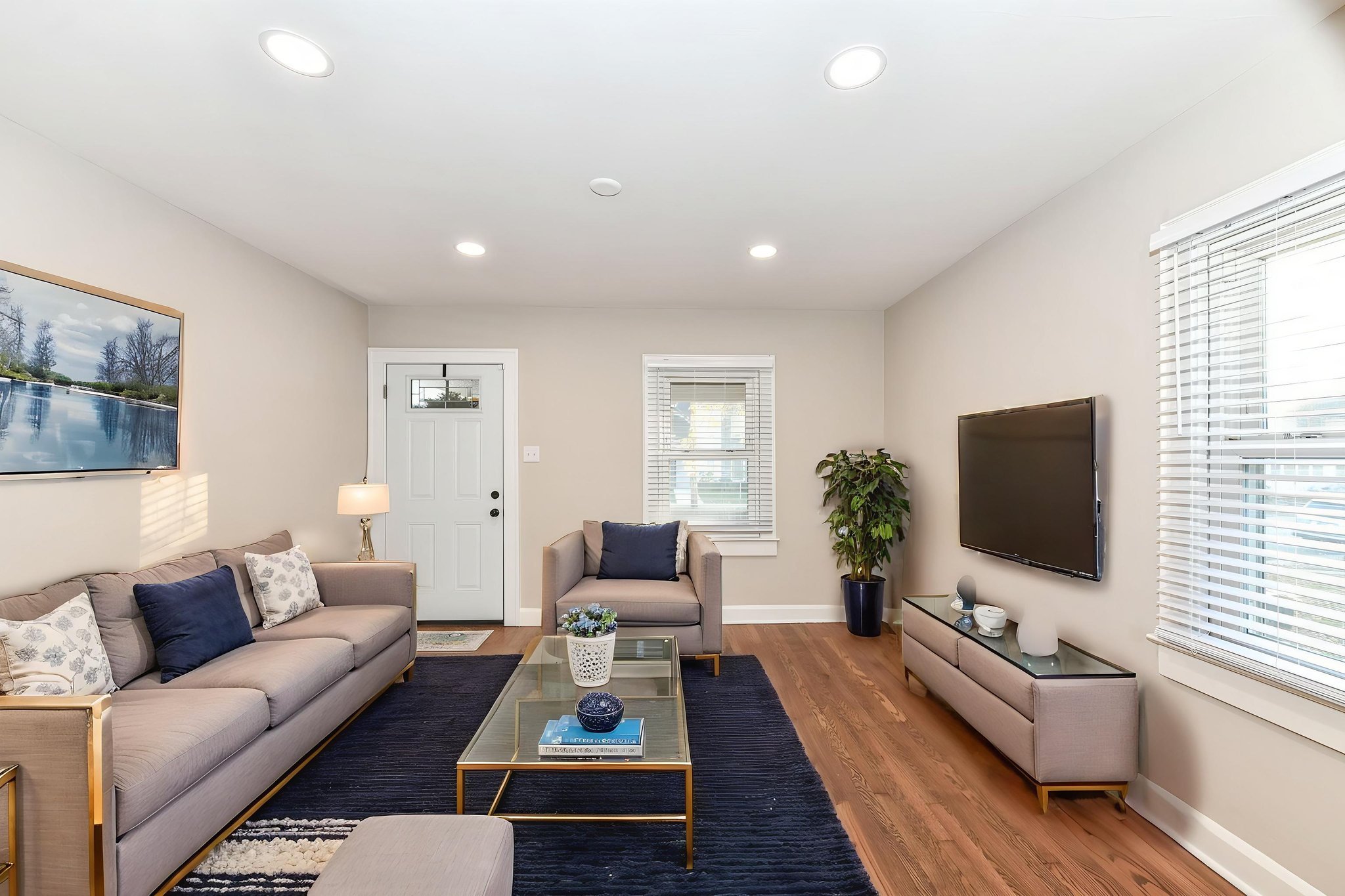 DSC_1461 virtually staged.jpeg