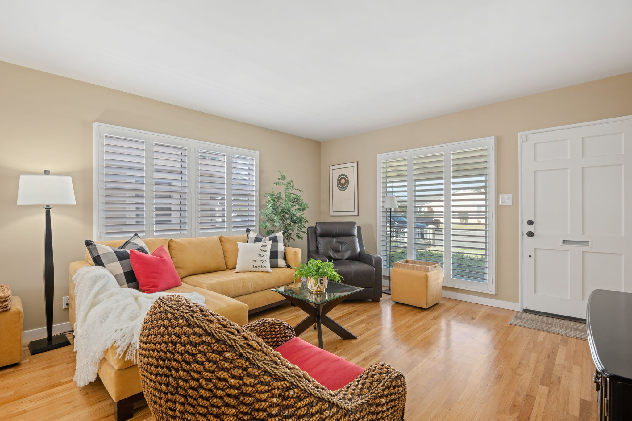 04 - Living Room