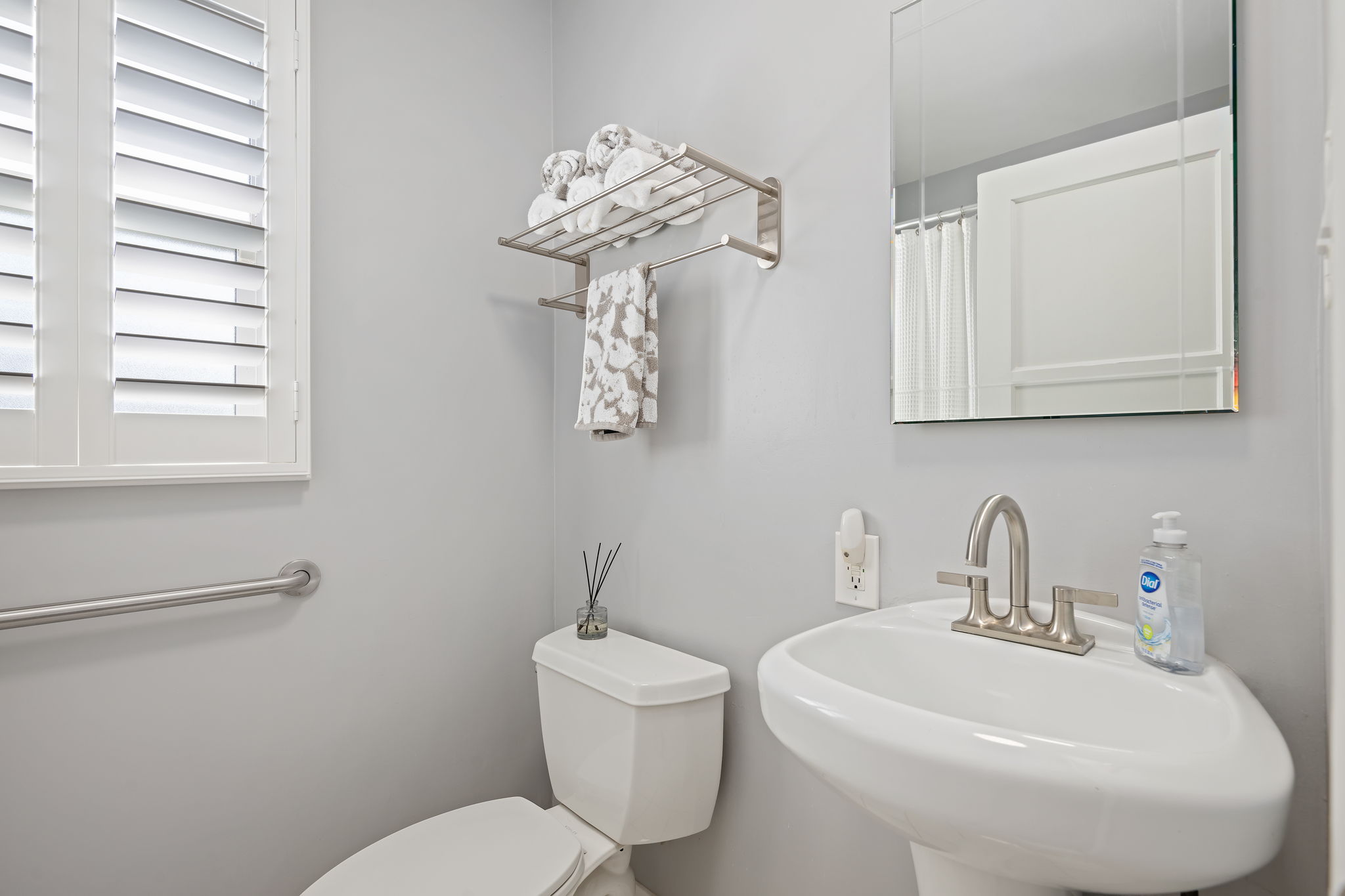 13 - Bathroom