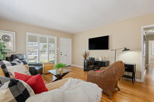 06 - Living Room