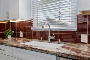 11 - Kitchen