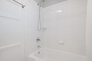 14 - Bathroom