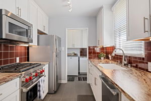 08 - Kitchen