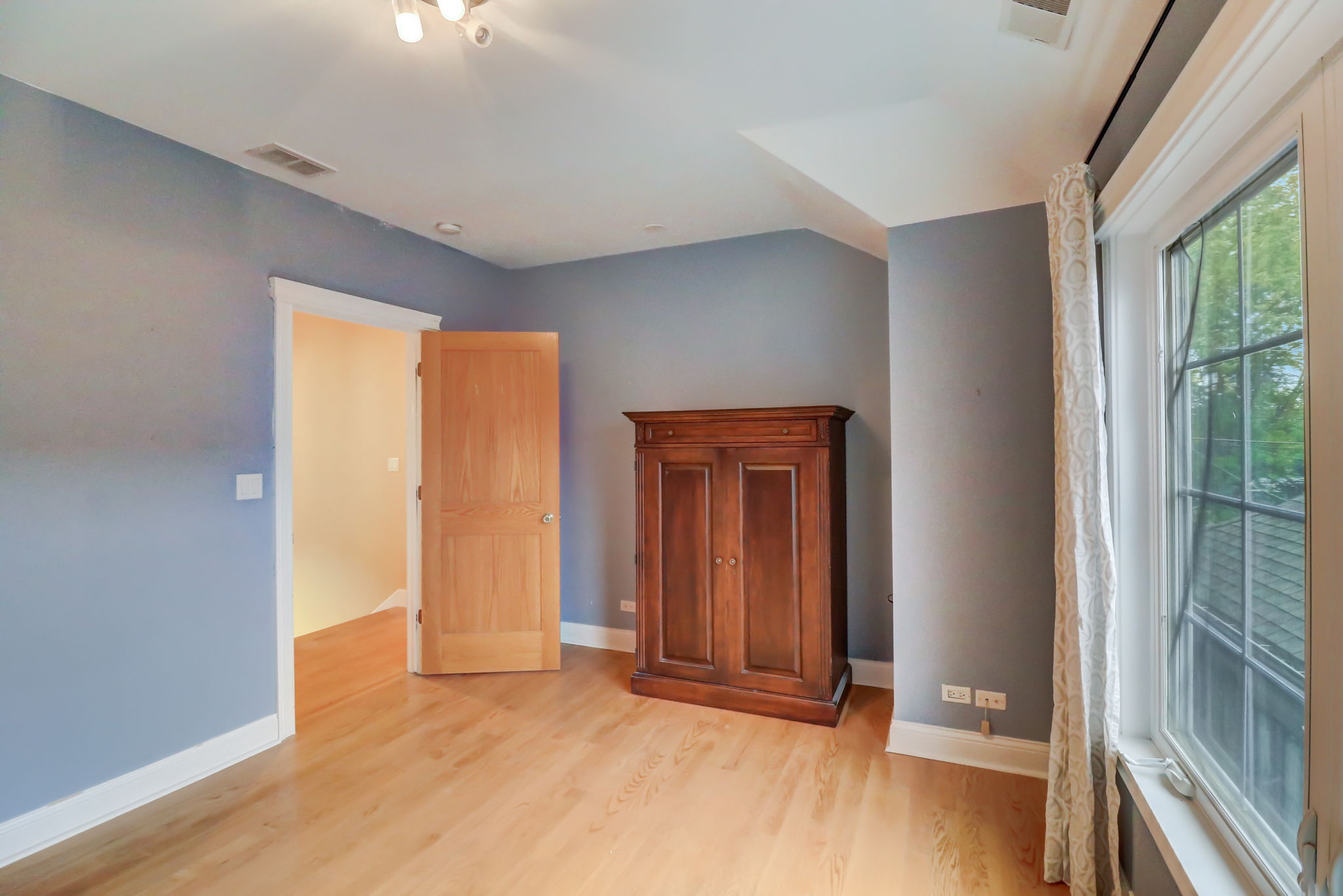 N Taylor Ave-031