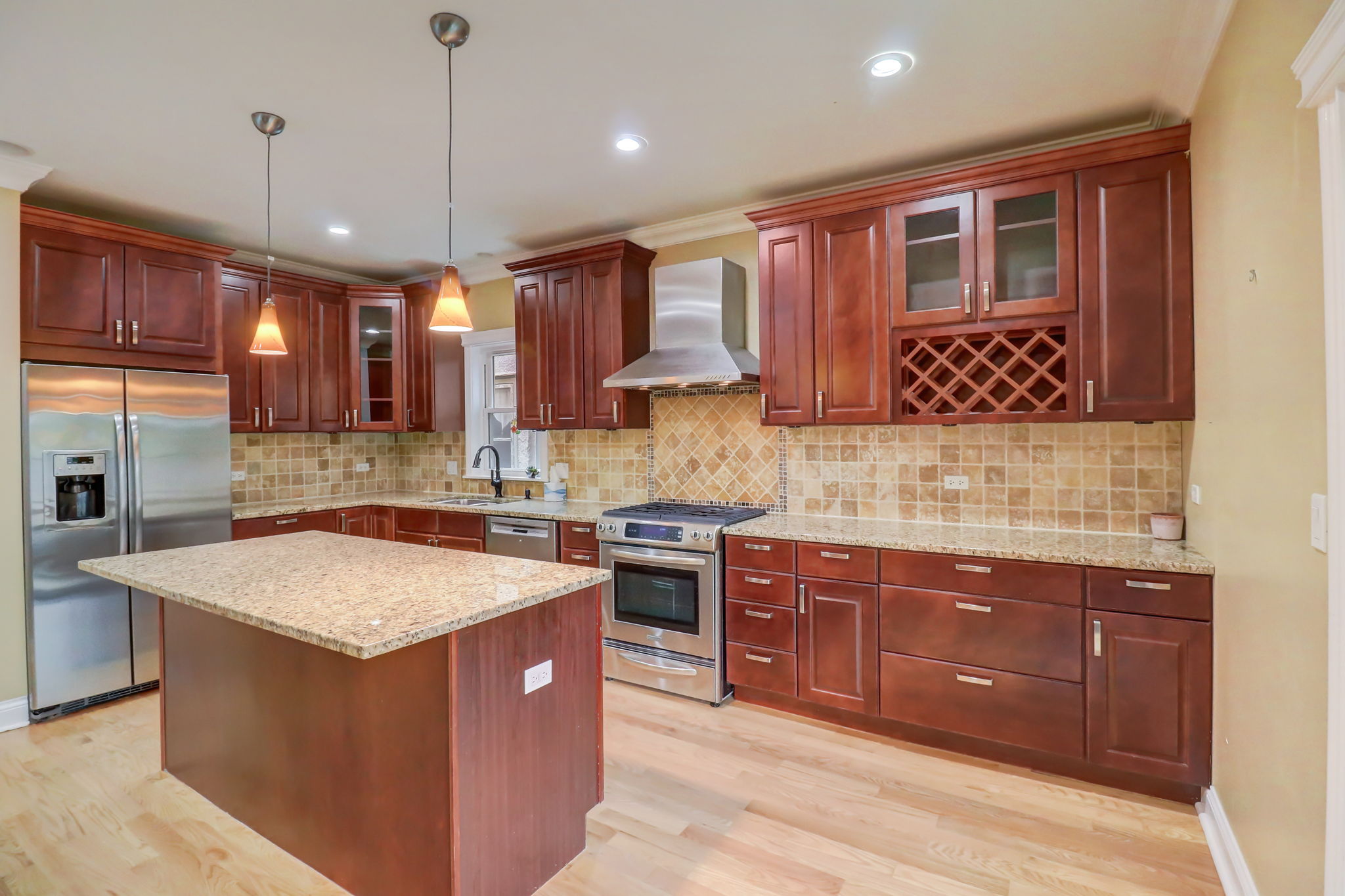 N Taylor Ave-020