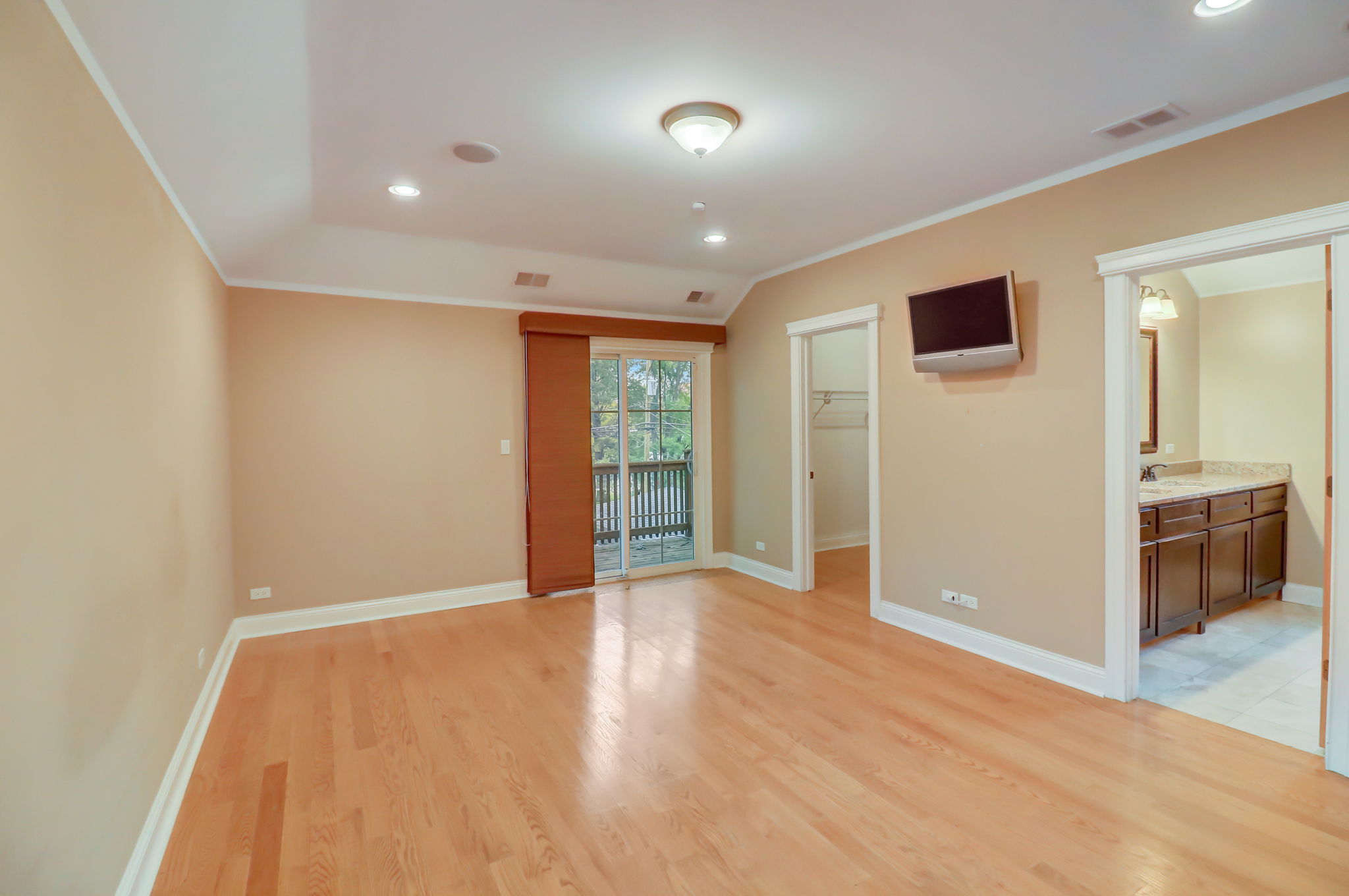 N Taylor Ave-026