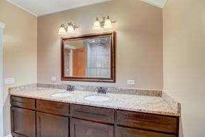 N Taylor Ave-059