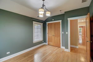 N Taylor Ave-037