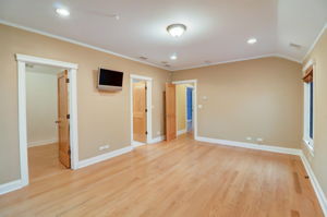 N Taylor Ave-027