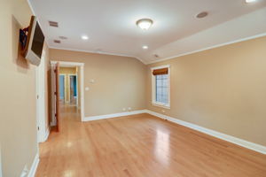 N Taylor Ave-028