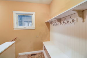N Taylor Ave-055