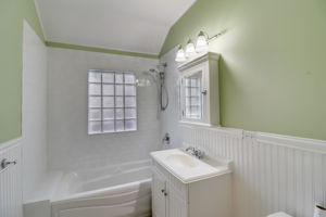 N Taylor Ave-050