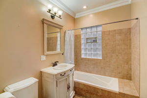 N Taylor Ave-054