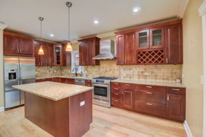 N Taylor Ave-020