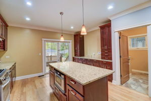 N Taylor Ave-022