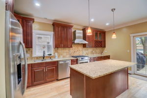 N Taylor Ave-021