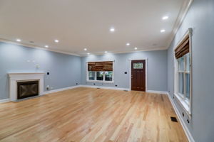 N Taylor Ave-015