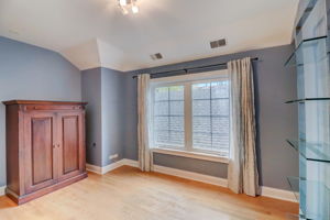 N Taylor Ave-030