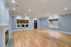 N Taylor Ave-016